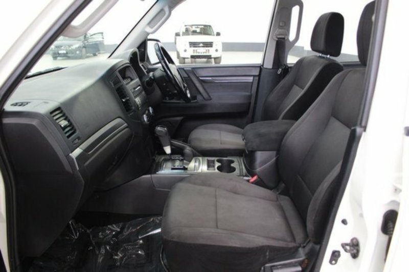 2011 MITSUBISHI PAJERO GLX LWB (4x4) NW MY12