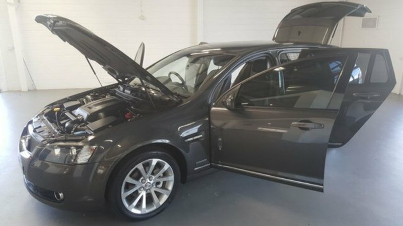 2010 HOLDEN CALAIS V VE MY10