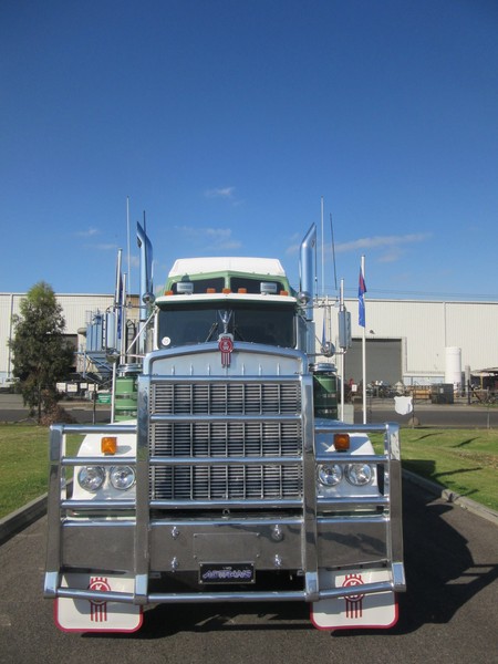 1994 KENWORTH T900 Classic T900 Truck
