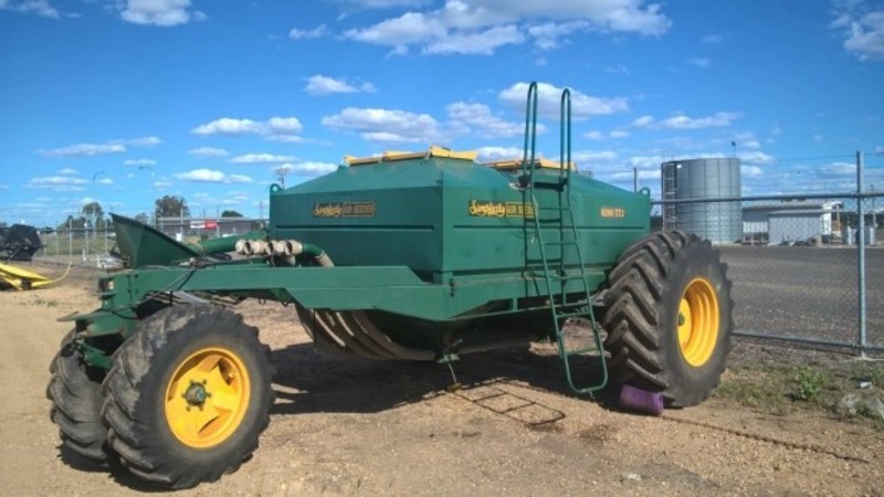 1997 Simplicity 8200 TT2 Air Cart 8200 SeedingPlanting Equip