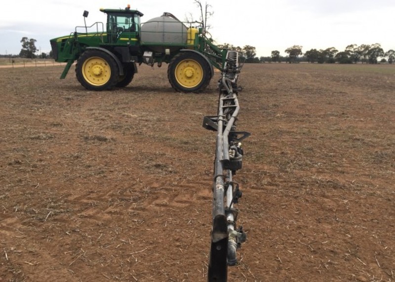 2006 JOHN DEERE 4930 Sprayer