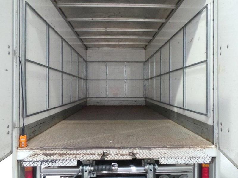 2010 FUSO CANTER PANTECH