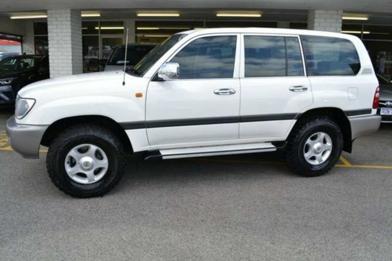 2004 TOYOTA LANDCRUISER GXL (4x4) UZJ100R