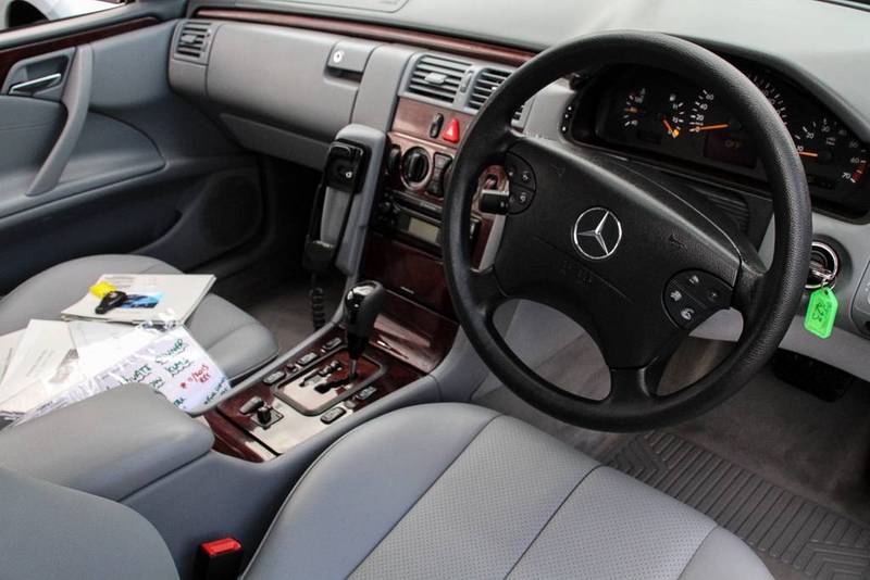 2001 MERCEDES-BENZ E200K CLASSIC W210