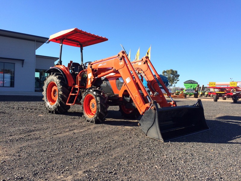 Kioti DK901 Tractor