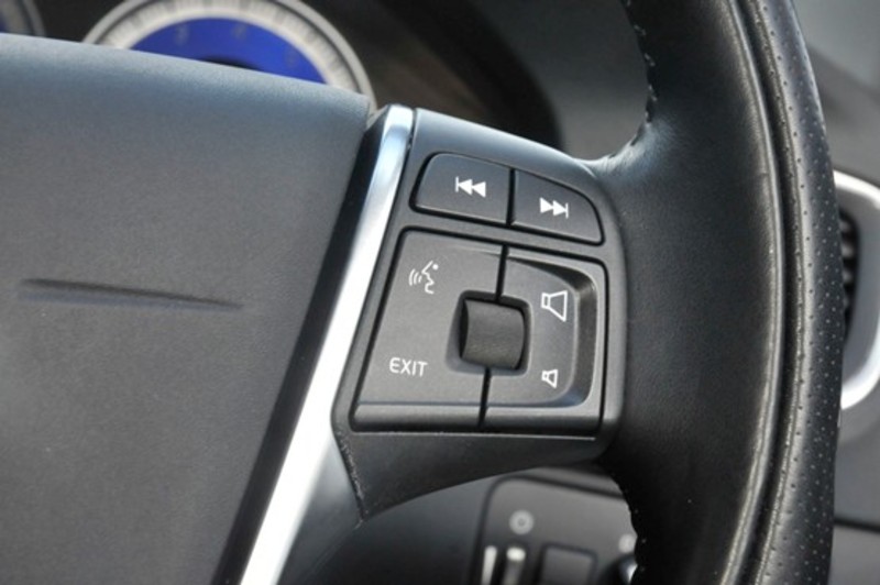 2011 VOLVO V60 T5 R-DESIGN (No Series)