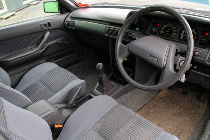 1992 TOYOTA CAMRY EXECUTIVE SV21