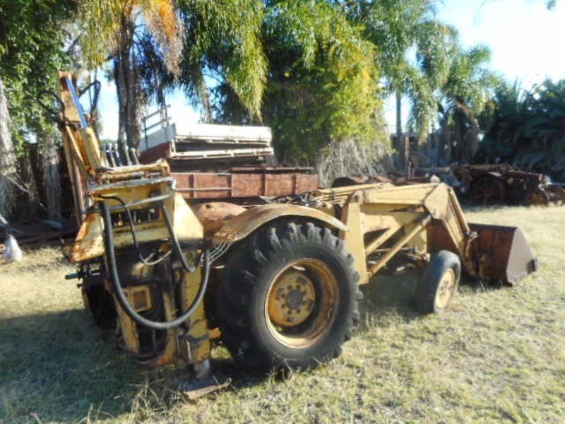 MASSEY FERGUSON 40 Massey Ferguson 40 Backhoe 40 Tractor