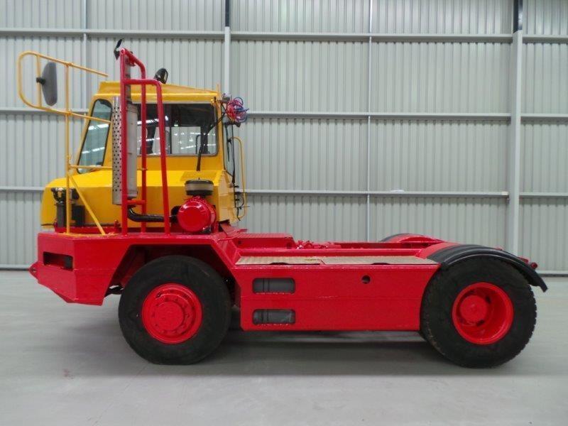BOLLNAS BT25 Terminal Tractor