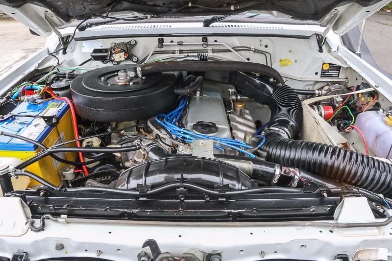 1993 FORD MAVERICK XLT