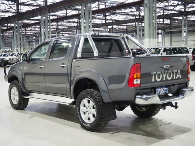 2011 TOYOTA HILUX SR5 (4x4) KUN26R MY11 UPGRADE