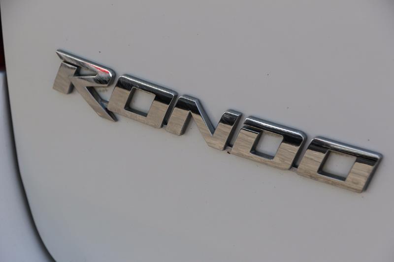 2008 KIA RONDO UN
