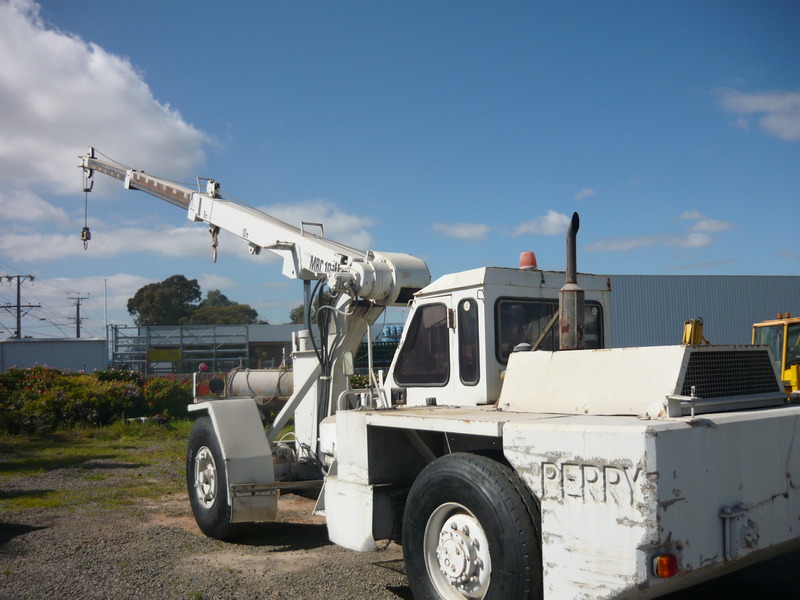 PERRY CRANE 10 TON