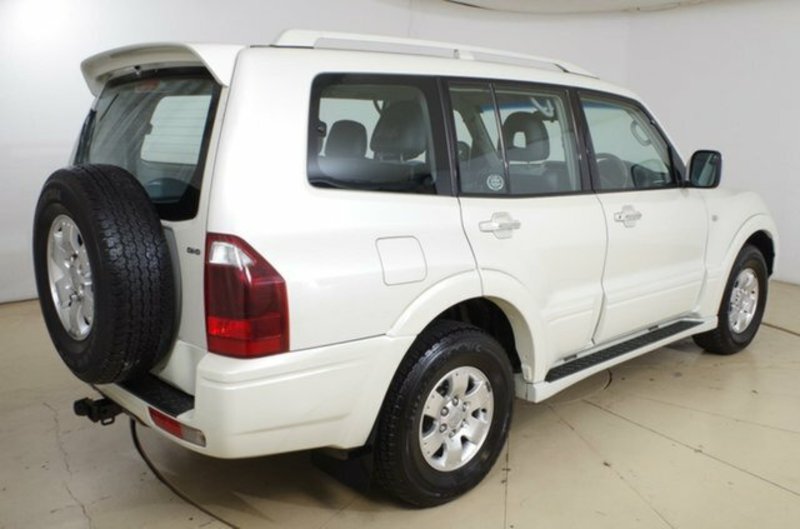 2004 MITSUBISHI PAJERO GLS 21st ANNIVERSARY NP