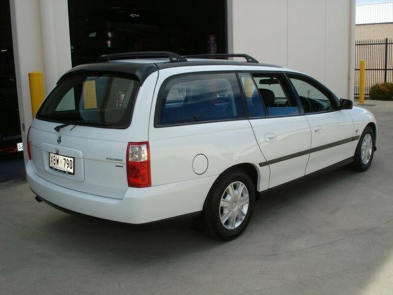 2004 HOLDEN COMMODORE EXECUTIVE VYII