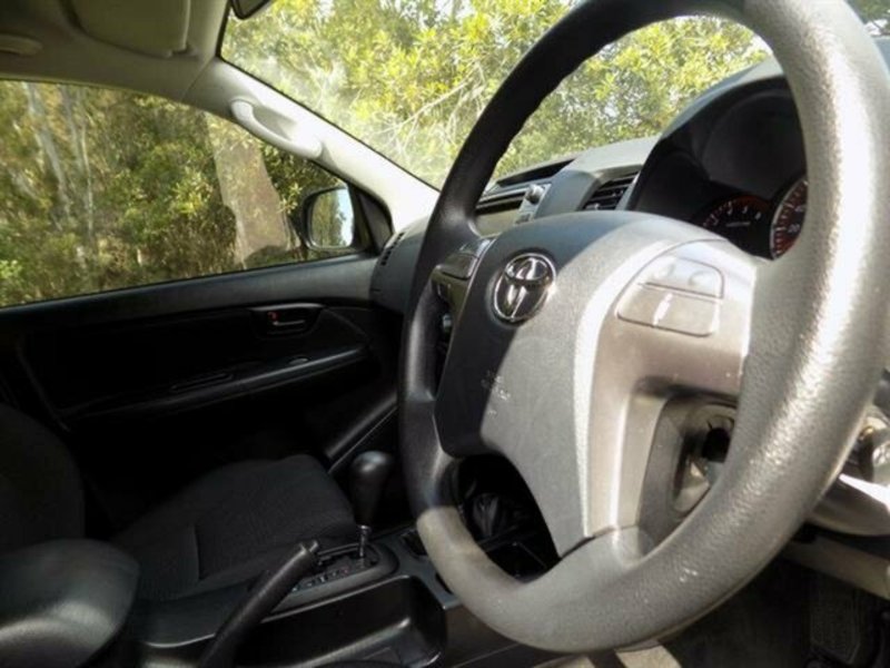 2015 TOYOTA HILUX SR5 (4x4) KUN26R MY14