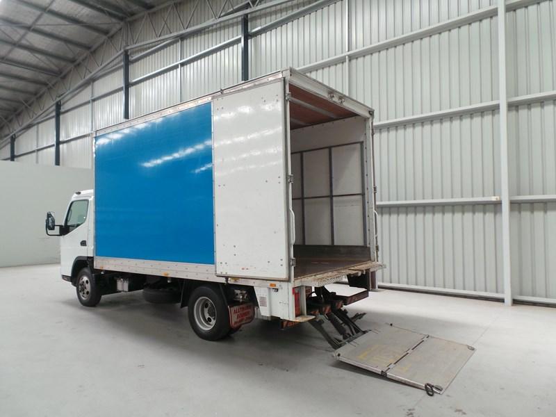 2010 FUSO CANTER PANTECH