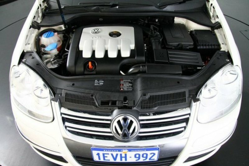 2007 VOLKSWAGEN JETTA 2.0 TDI 1KM