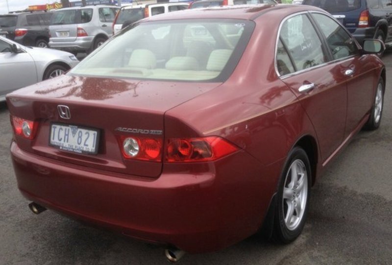2004 HONDA ACCORD EURO