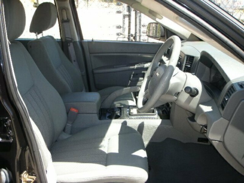 2005 JEEP GRAND CHEROKEE LAREDO (4x4) WH