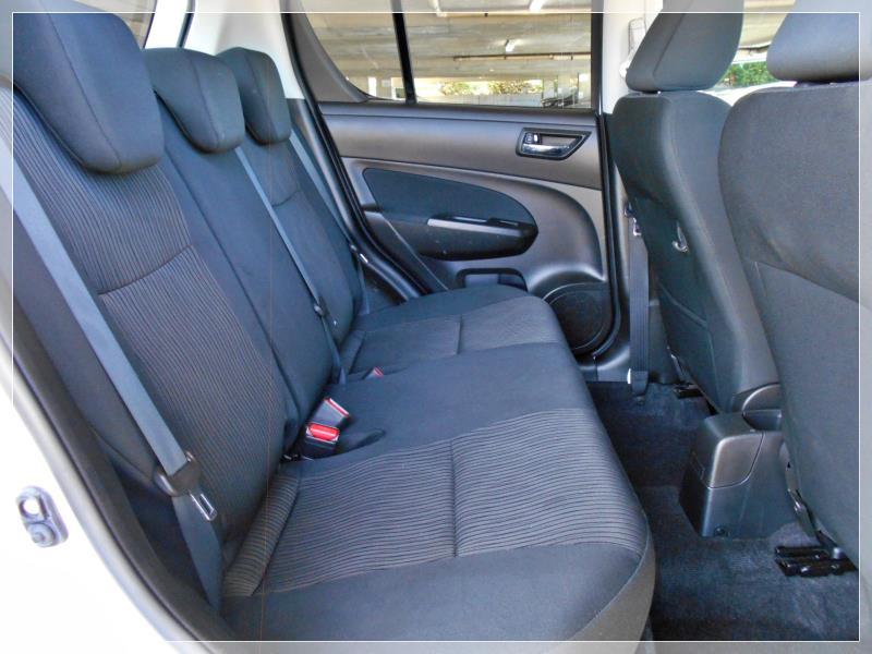 2011 SUZUKI SWIFT GLX FZ