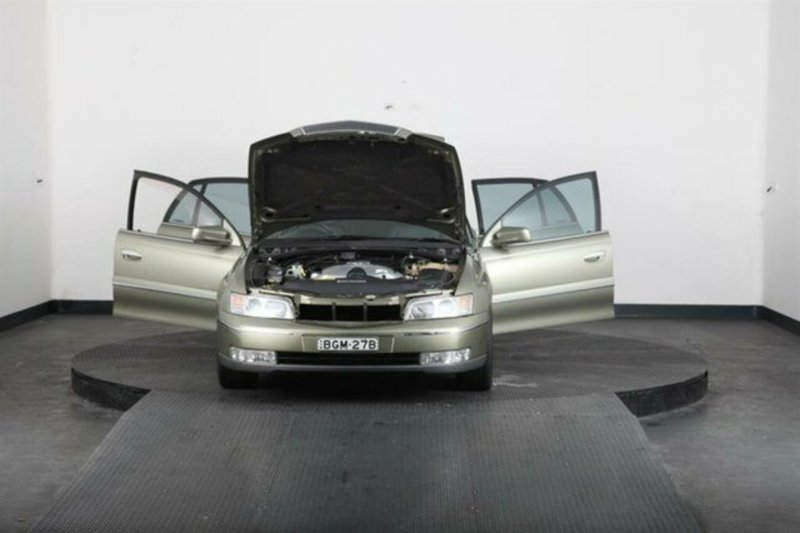 2004 HOLDEN STATESMAN V8 WK