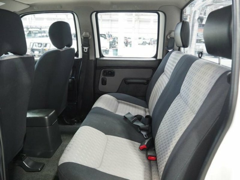 2013 NISSAN NAVARA ST-R (4x4) D22 SERIES 5
