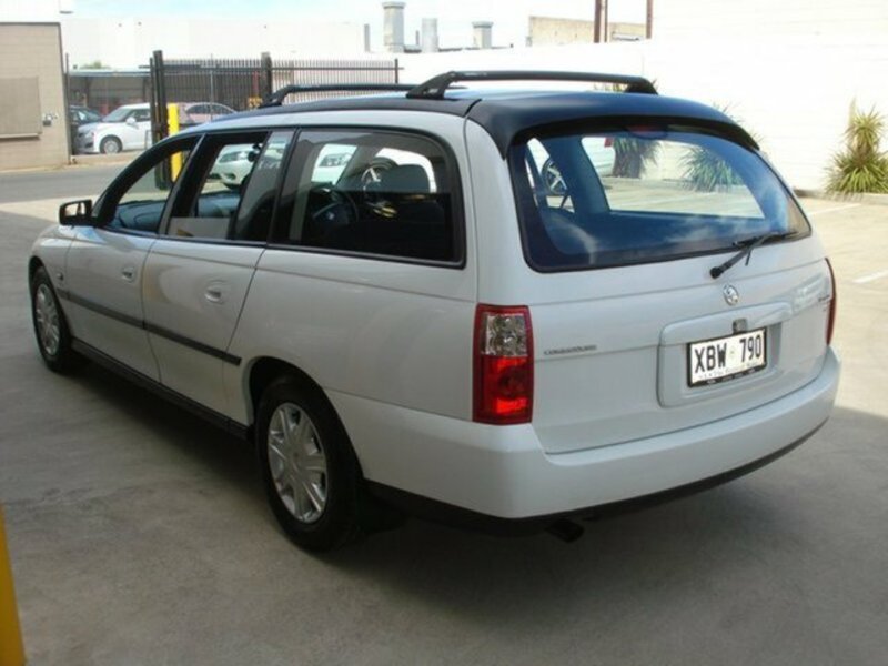 2004 HOLDEN COMMODORE EXECUTIVE VYII