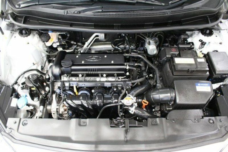2015 HYUNDAI ACCENT ACTIVE RB2