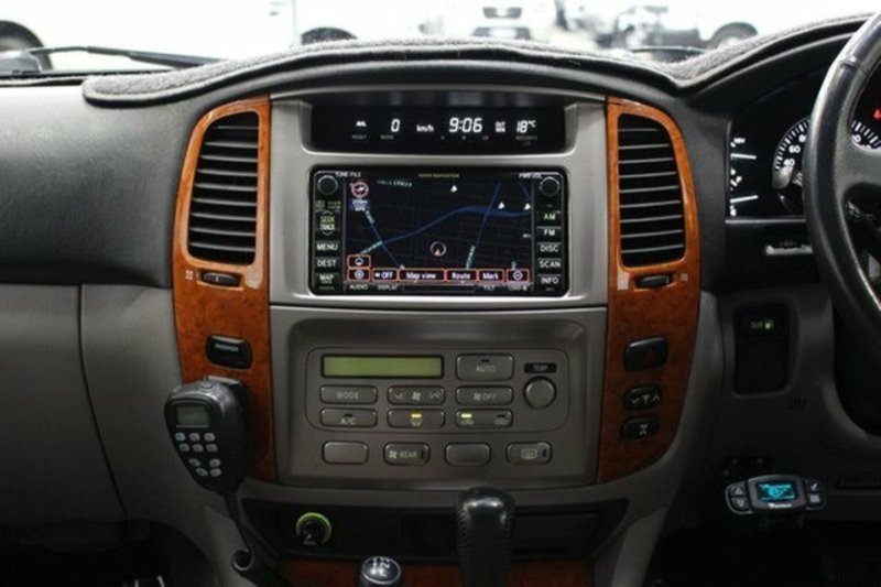 2006 TOYOTA LANDCRUISER SAHARA (4x4) UZJ100R UPGRADE