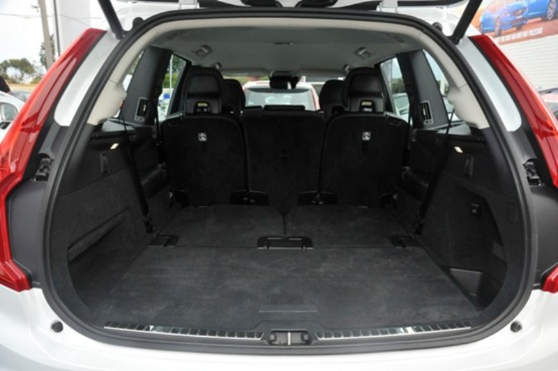 2015 VOLVO XC90 D5 MOMENTUM L Series