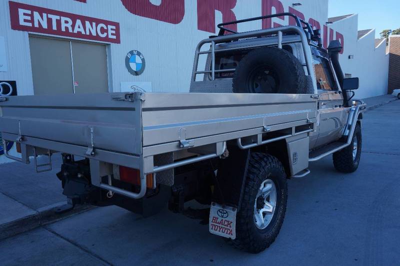 2006 TOYOTA LANDCRUISER RV (4x4) HDJ79R