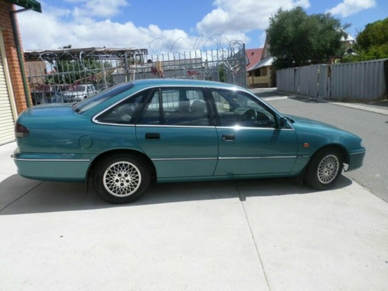 1993 HOLDEN COMMODORE Berlina VR
