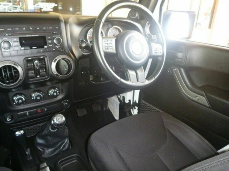 2013 JEEP WRANGLER UNLIMITED RENEGADE SPORT (4x4) JK MY13