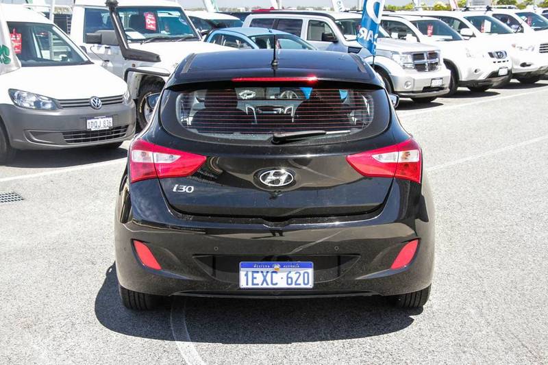 15 HYUNDAI i30 GD3 SERIES II MY16 ACTIVE HBK5DR SA 6SP 1.8I