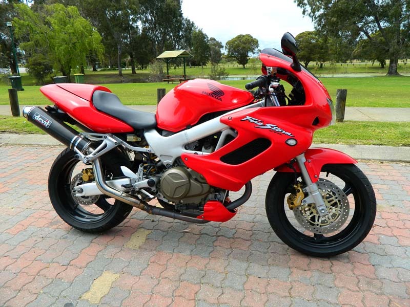 2003 HONDA 1000CC VTR1000F (FIRESTORM) 3