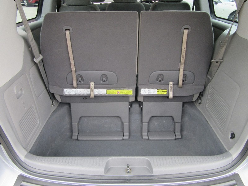 2010 KIA GRAND CARNIVAL SI VQ