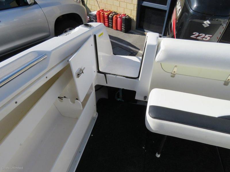 Haines Signature 632f WALK AROUND BIG VOLUME BOAT GREAT FISHING N FAMILY