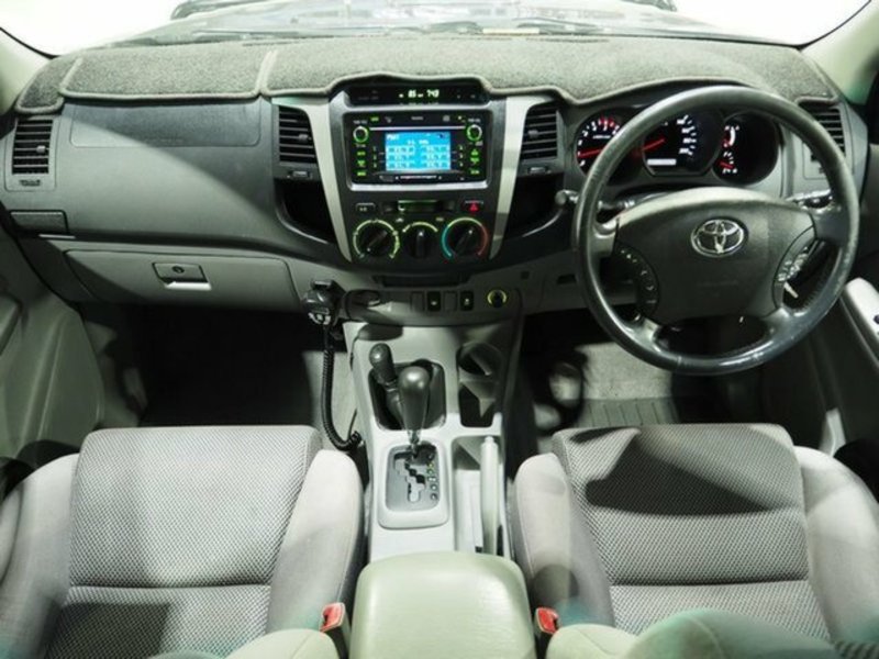 2011 TOYOTA HILUX SR5 (4x4) KUN26R MY11 UPGRADE