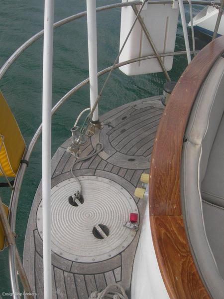 Cheoy Lee Bridgedeck