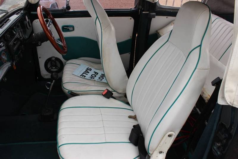 1971 VOLKSWAGEN BEETLE .