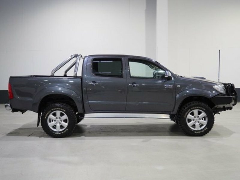 2011 TOYOTA HILUX SR5 (4x4) KUN26R MY11 UPGRADE