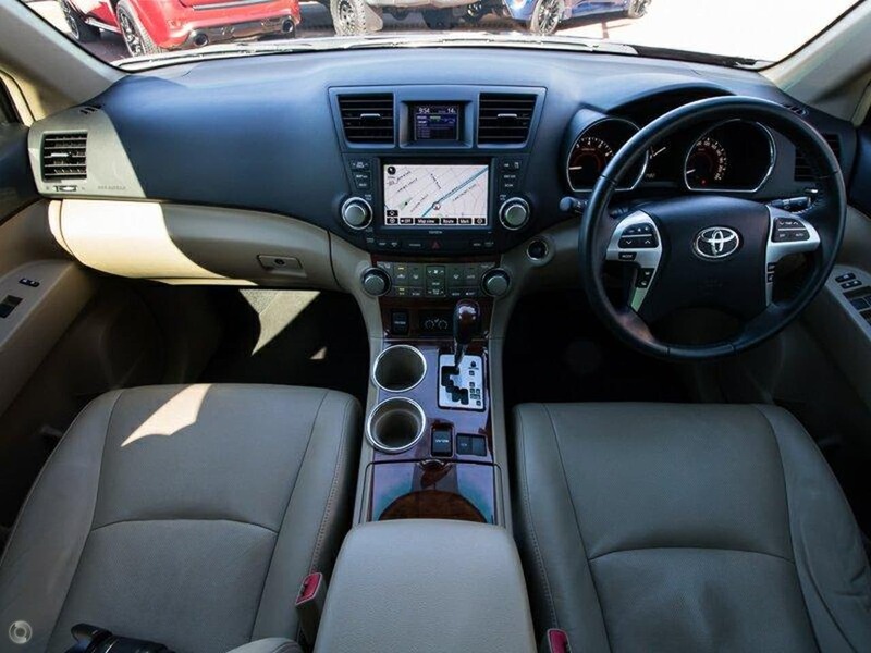 2011 TOYOTA KLUGER GRANDE GSU40R