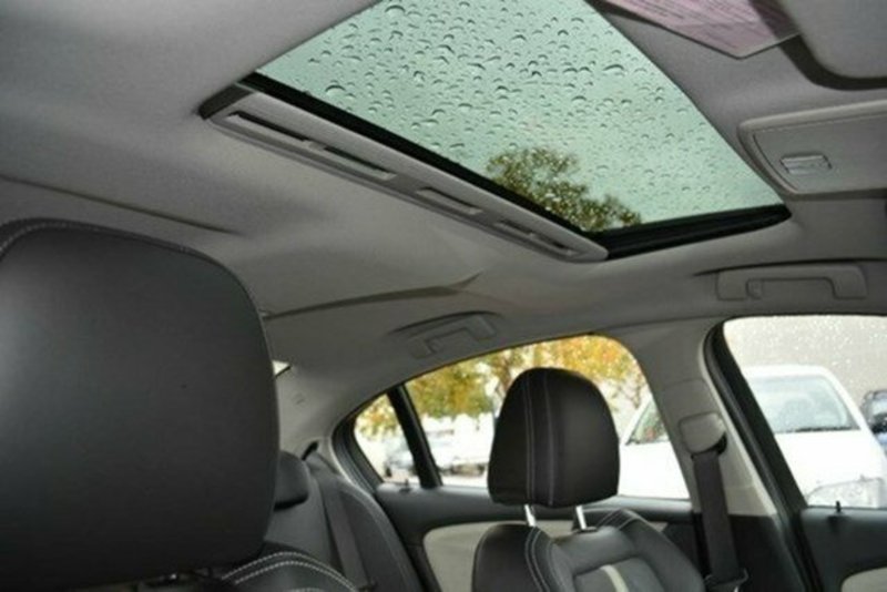 2014 HOLDEN CALAIS V VF