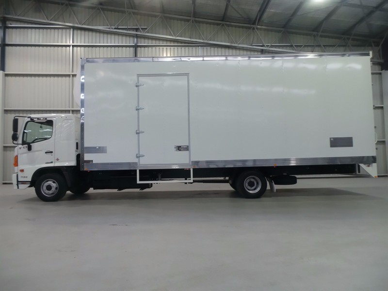 2016 HINO FD 1124-500 Series FD 1124-500 Series Truck