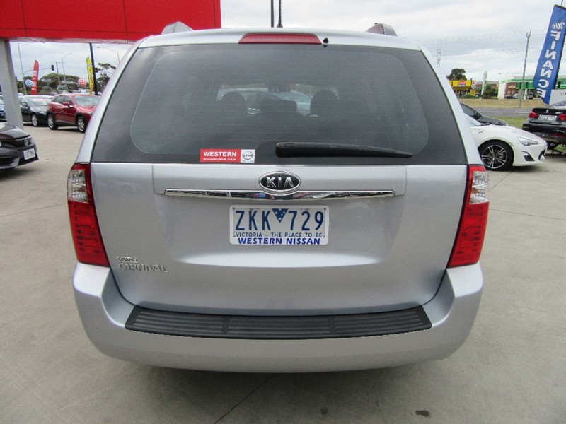 2010 KIA GRAND CARNIVAL SI VQ