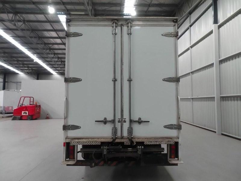 2010 FUSO CANTER