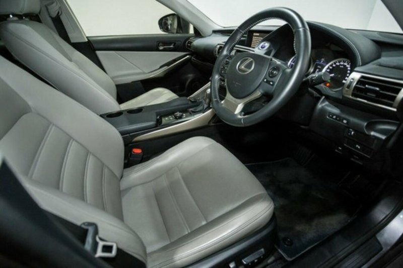 2014 LEXUS IS300h LUXURY HYBRID AVE30R MY15