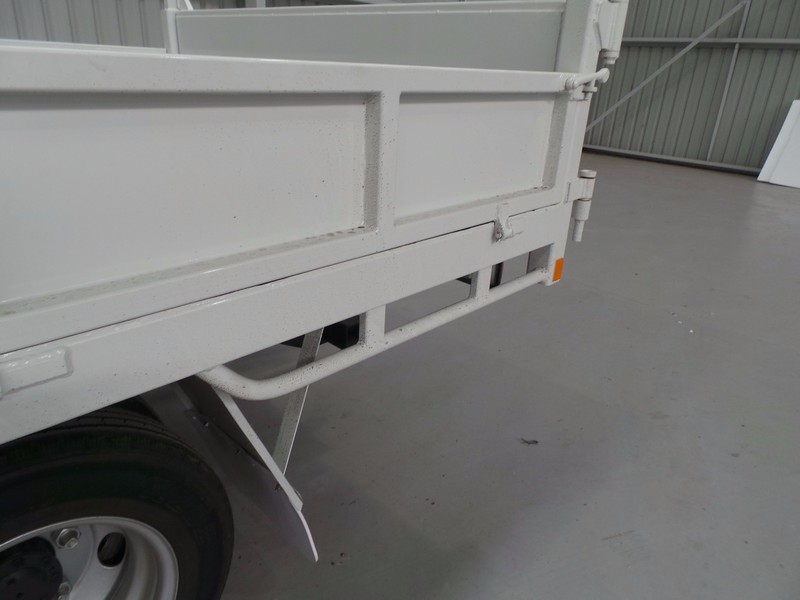 2016 HINO 616 - 300 Series 616 - 300 Series Truck