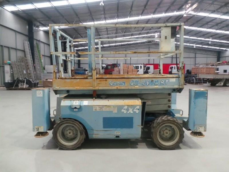 2005 GENIE GS2668RT SCISSOR LIFT
